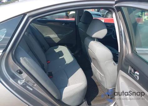 2013 Hyundai Sonata Hybrid z USA, uszkodzony, nr VIN KMHEC4A49DA074048